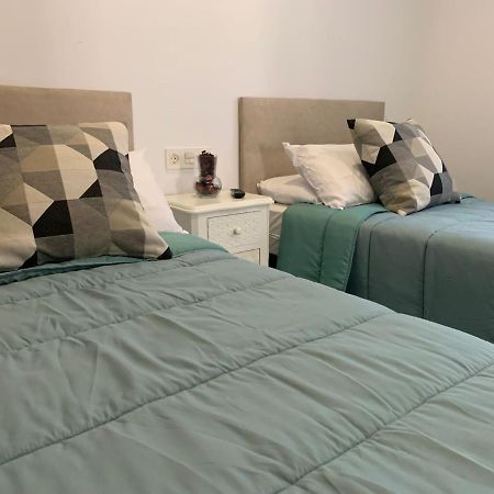 Encanto I solo familias y parejas en zona centro Conil De La Frontera Exterior foto